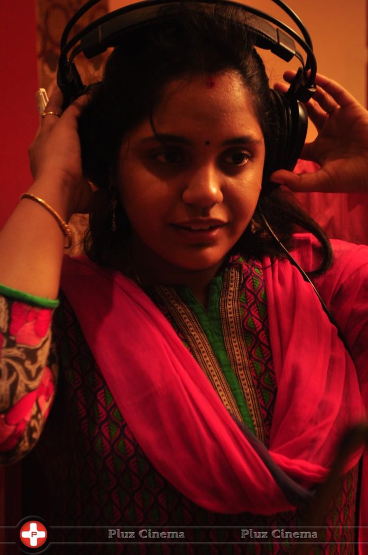 Saindhavi - Madhu Maadhu Soothu Movie Song Recording Pictures | Picture 779063